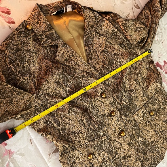 “Joan Rivers” Animal Print Blazer - Picture 9 of 14